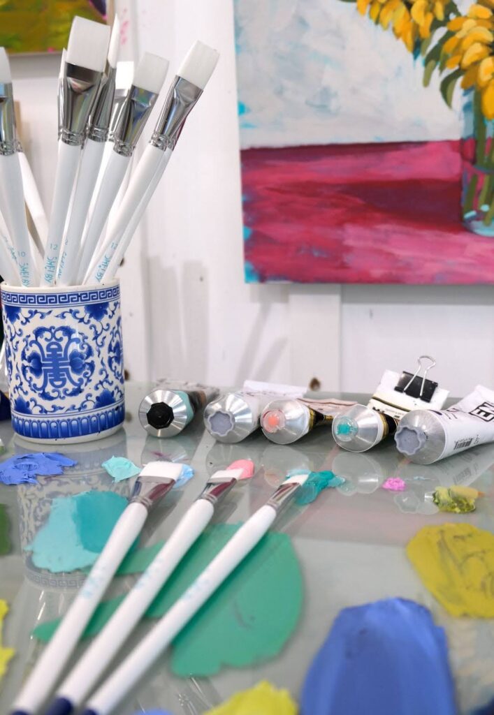 Starting a new art journey? Discover 3 keys to embracing your creative journey: avoid comparison, focus on the basics, and...